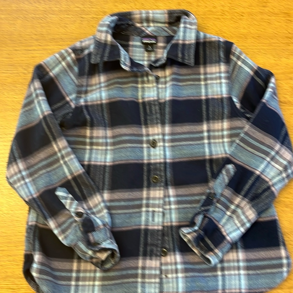 Patagonia girls flannel small -7/8
